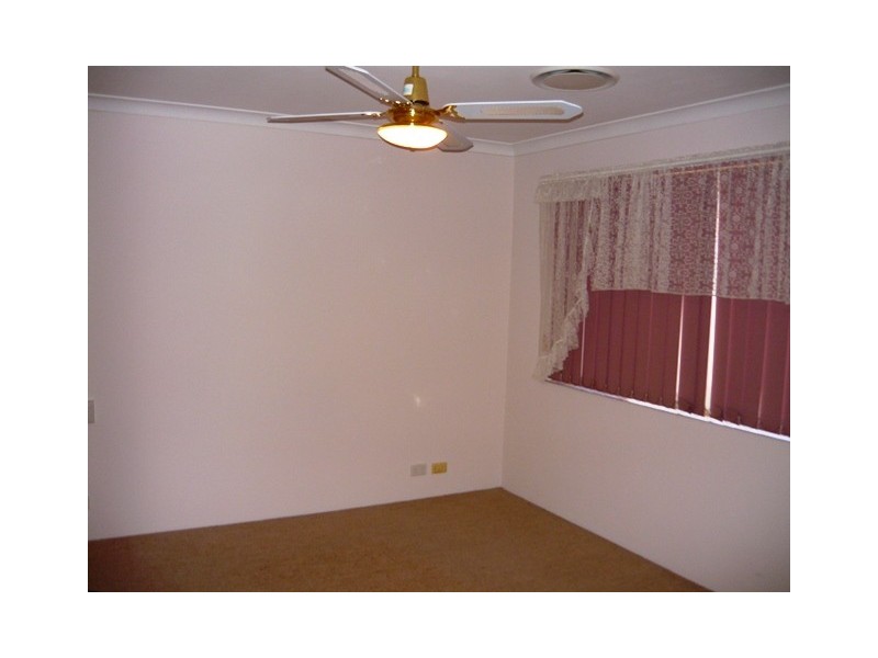 2 A Grange Court, Halls Head WA 6210