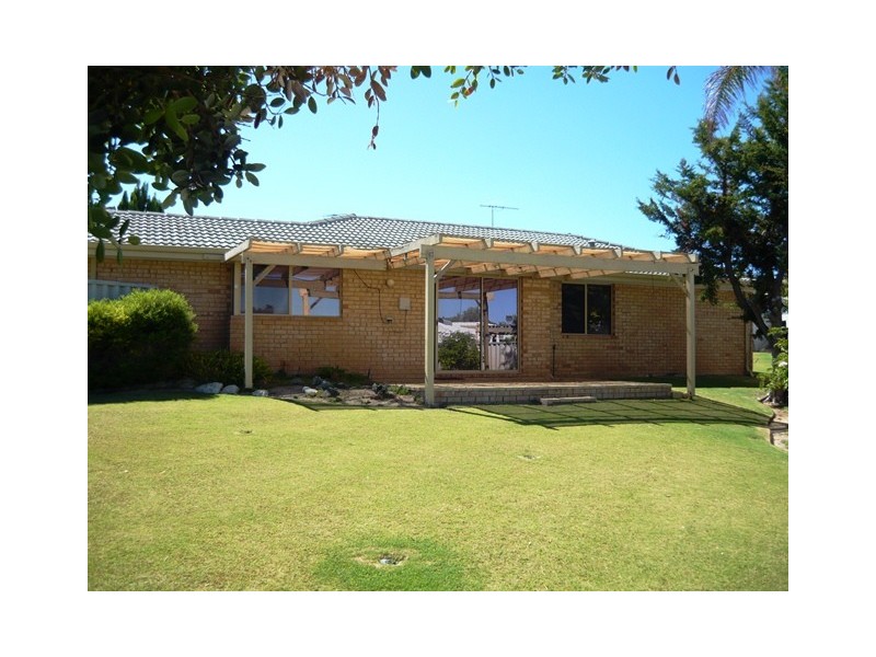2 A Grange Court, Halls Head WA 6210