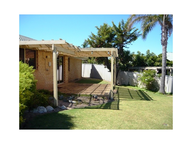 2 A Grange Court, Halls Head WA 6210