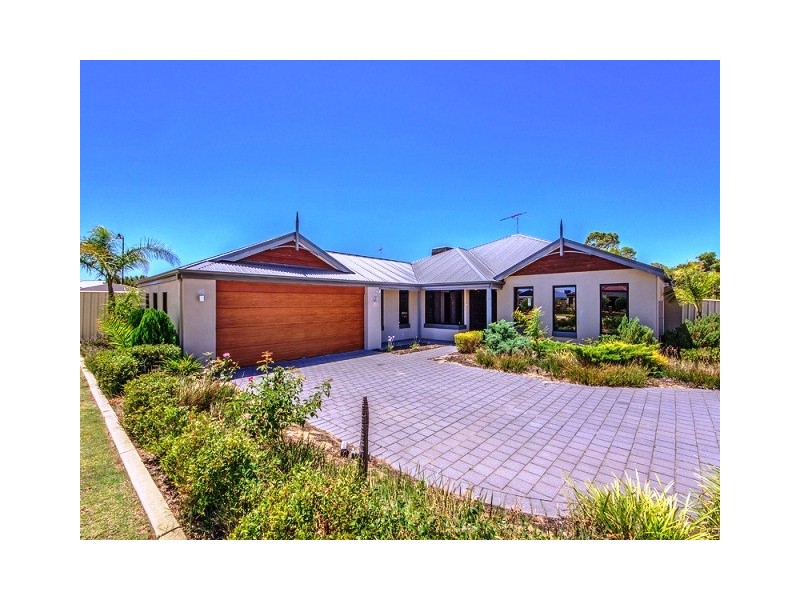 80 Ballard Meander, Lakelands WA 6180