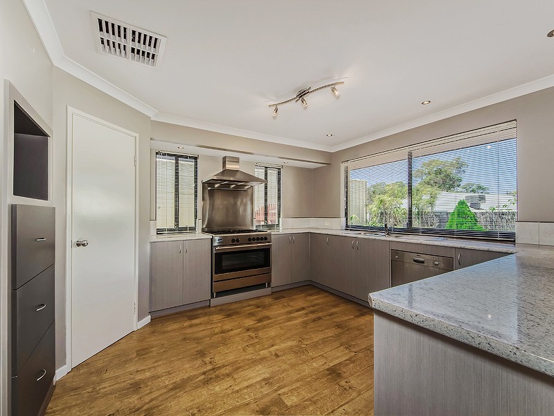 80 Ballard Meander, Lakelands WA 6180