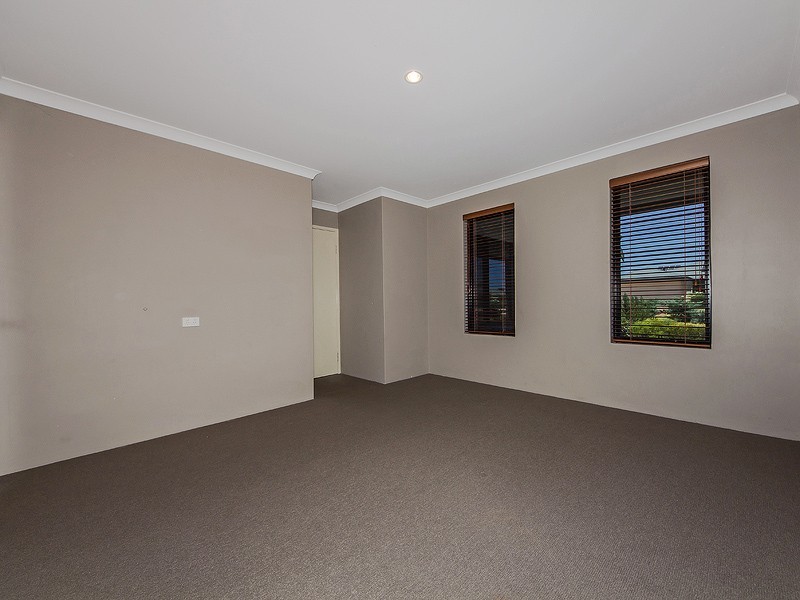 80 Ballard Meander, Lakelands WA 6180