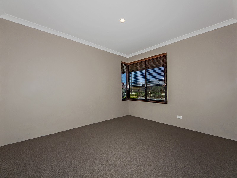 80 Ballard Meander, Lakelands WA 6180