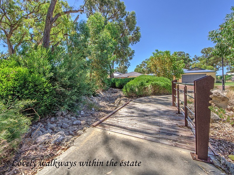 80 Ballard Meander, Lakelands WA 6180