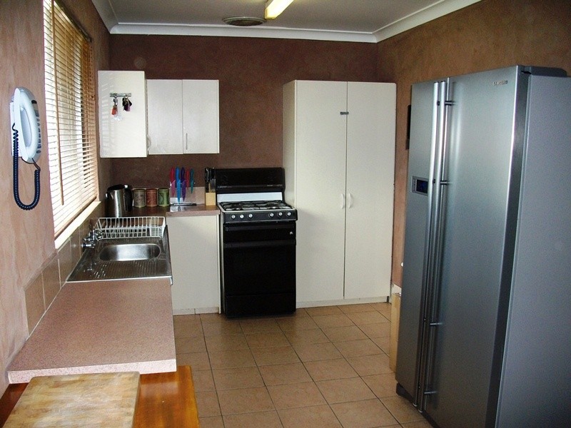 2 Cornish Way, Pinjarra WA 6208