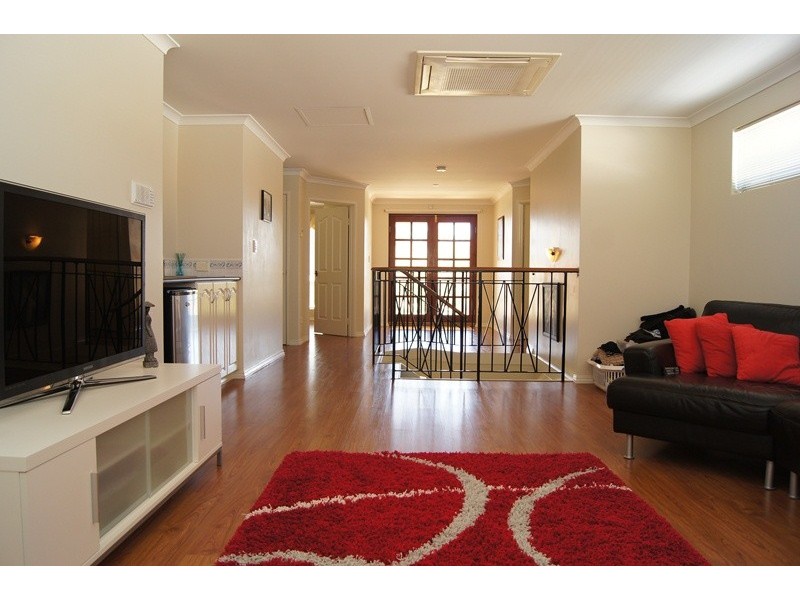 29 Tasman Loop, Dudley Park WA 6210
