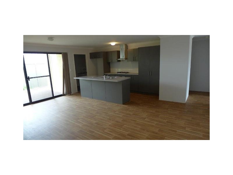 2B Bushlark Turn, Erskine WA 6210