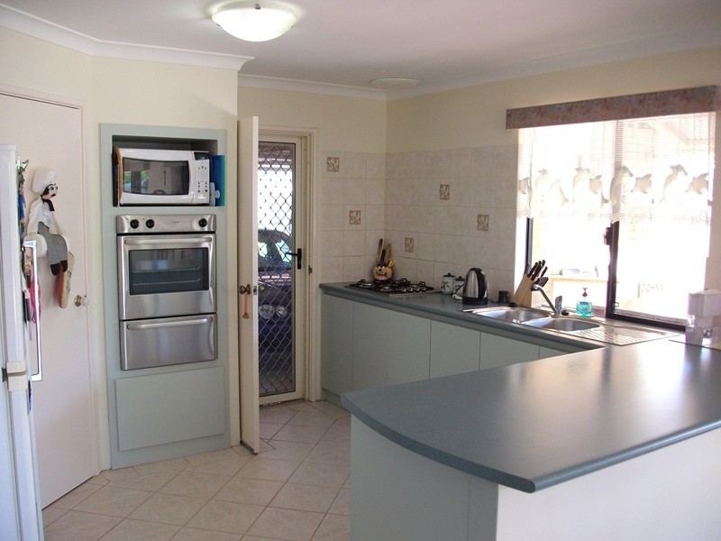 4 Yunderup Rd, South Yunderup WA 6208