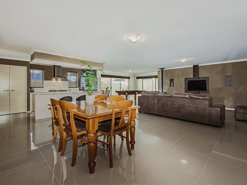 20 Woorabinda Rise, Lakelands WA 6180