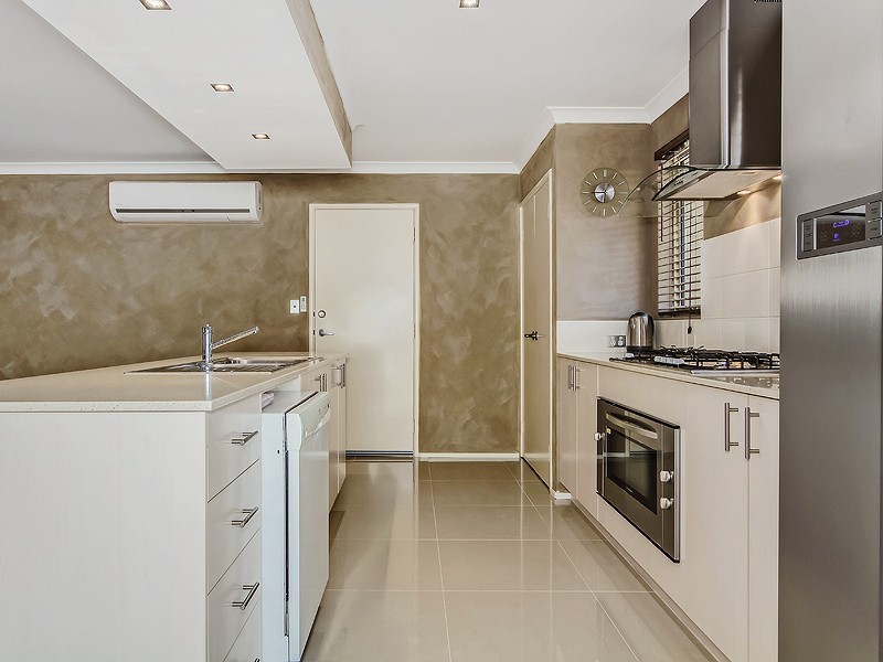 20 Woorabinda Rise, Lakelands WA 6180