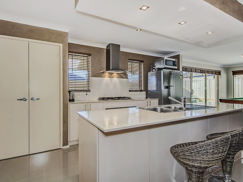 20 Woorabinda Rise, Lakelands WA 6180