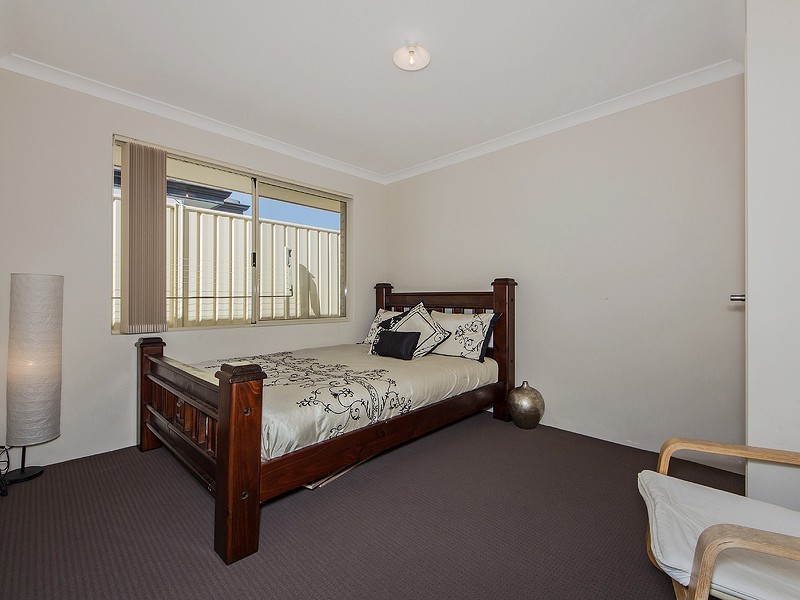 20 Woorabinda Rise, Lakelands WA 6180