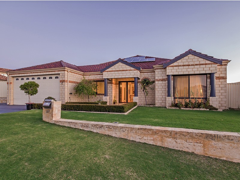 37 Princeton Drive, Wannanup WA 6210