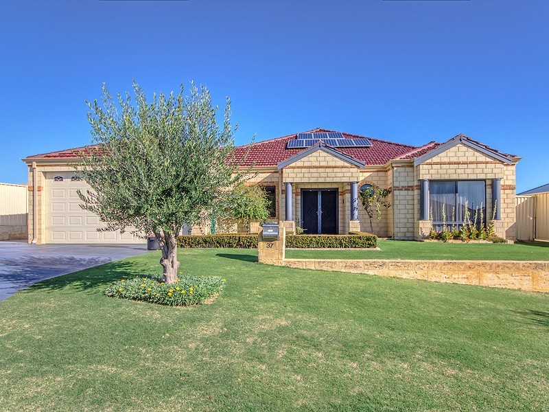 37 Princeton Drive, Wannanup WA 6210