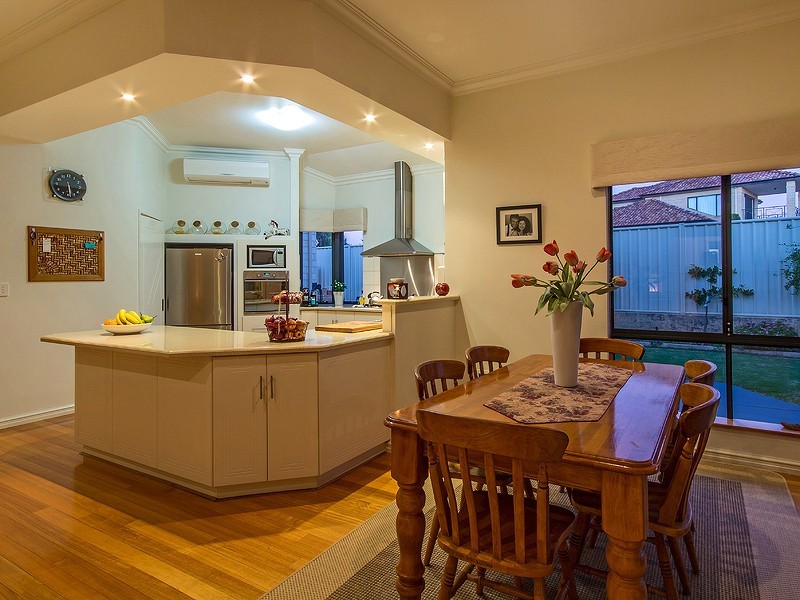 37 Princeton Drive, Wannanup WA 6210