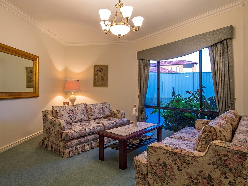 37 Princeton Drive, Wannanup WA 6210