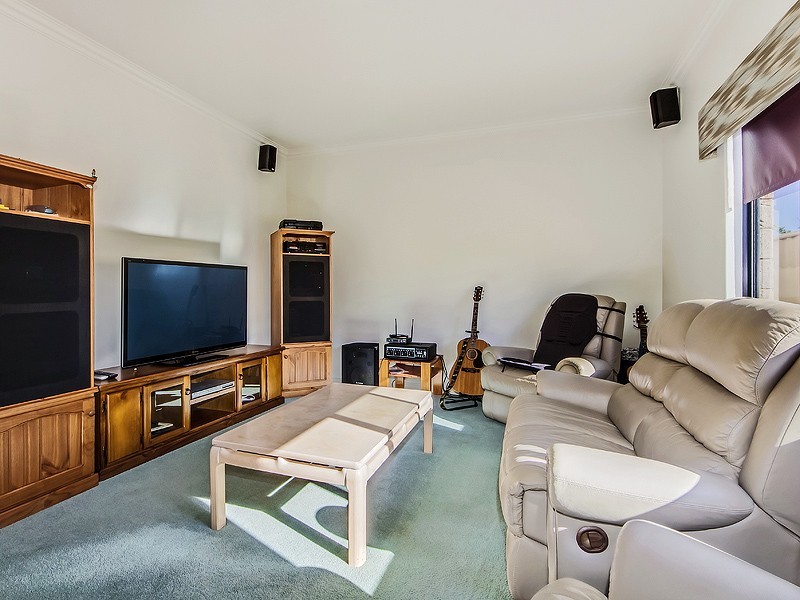 37 Princeton Drive, Wannanup WA 6210