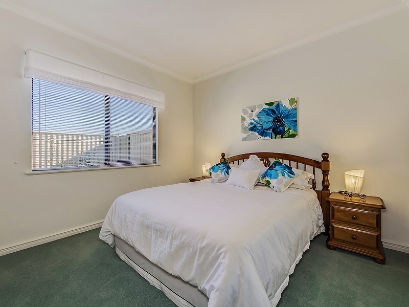 37 Princeton Drive, Wannanup WA 6210