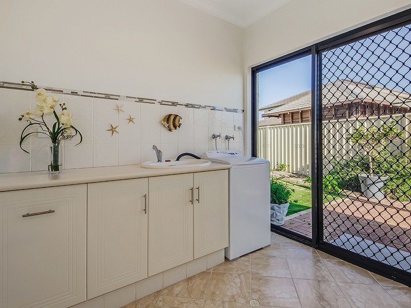 37 Princeton Drive, Wannanup WA 6210