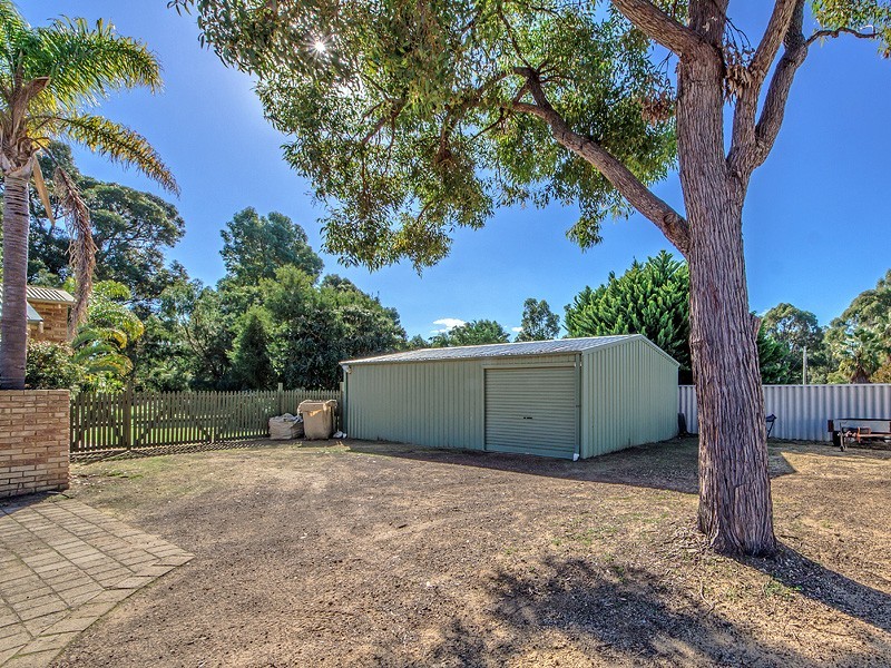 8 Navarre Row, Greenfields WA 6210