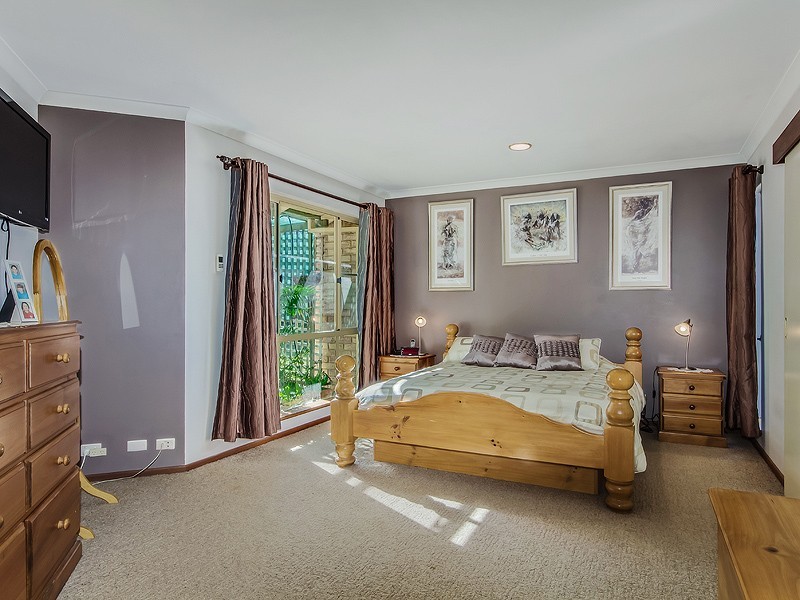 8 Navarre Row, Greenfields WA 6210