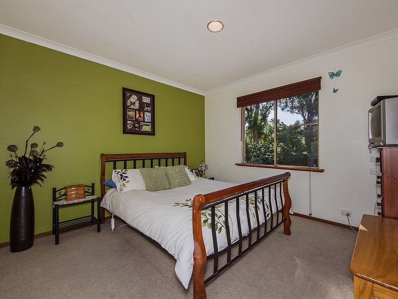 8 Navarre Row, Greenfields WA 6210