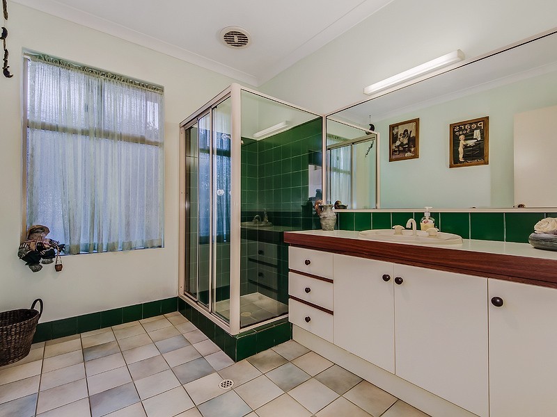8 Navarre Row, Greenfields WA 6210
