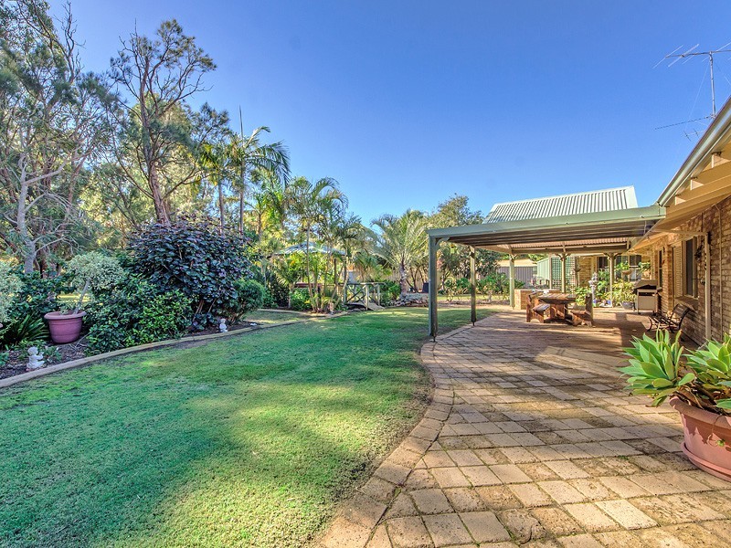 8 Navarre Row, Greenfields WA 6210