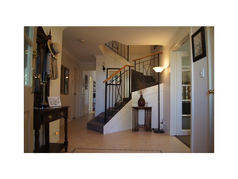 10 Black Swan View, Dudley Park WA 6210