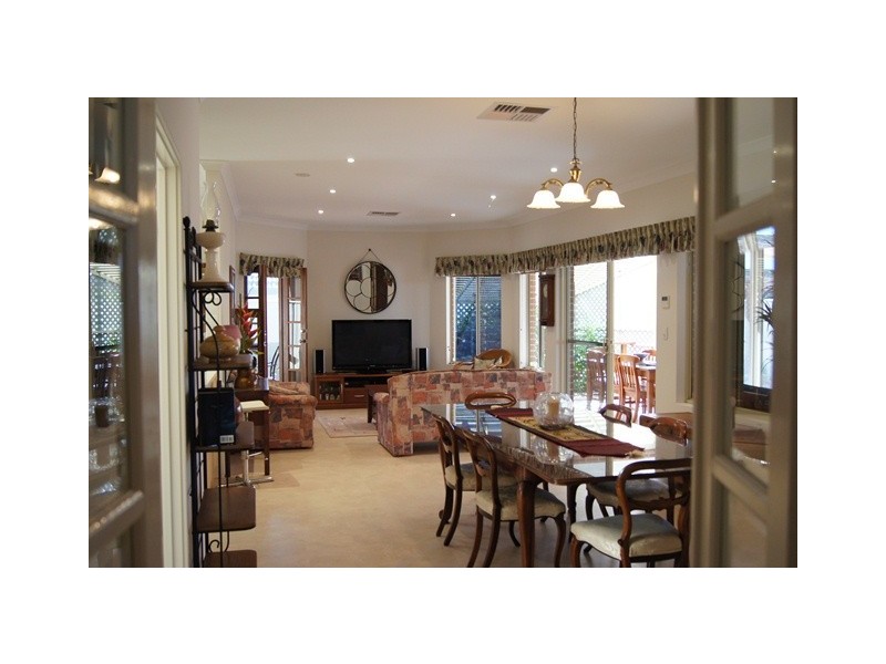 10 Black Swan View, Dudley Park WA 6210