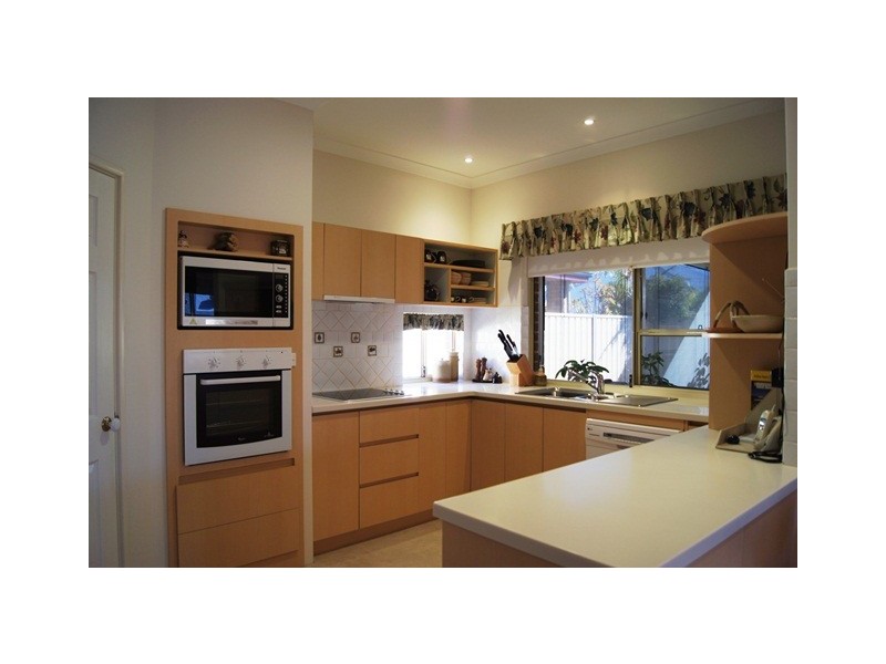 10 Black Swan View, Dudley Park WA 6210