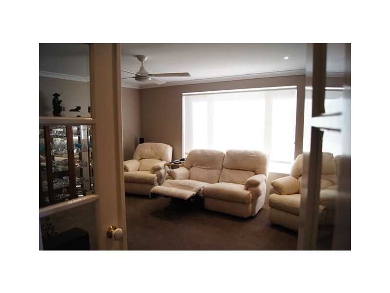 10 Black Swan View, Dudley Park WA 6210