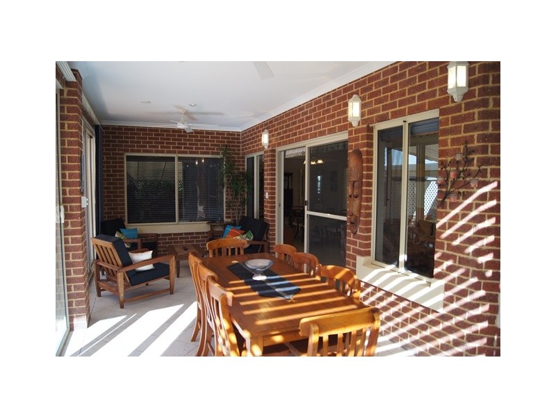 10 Black Swan View, Dudley Park WA 6210