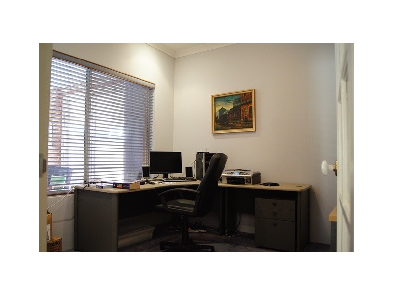 10 Black Swan View, Dudley Park WA 6210