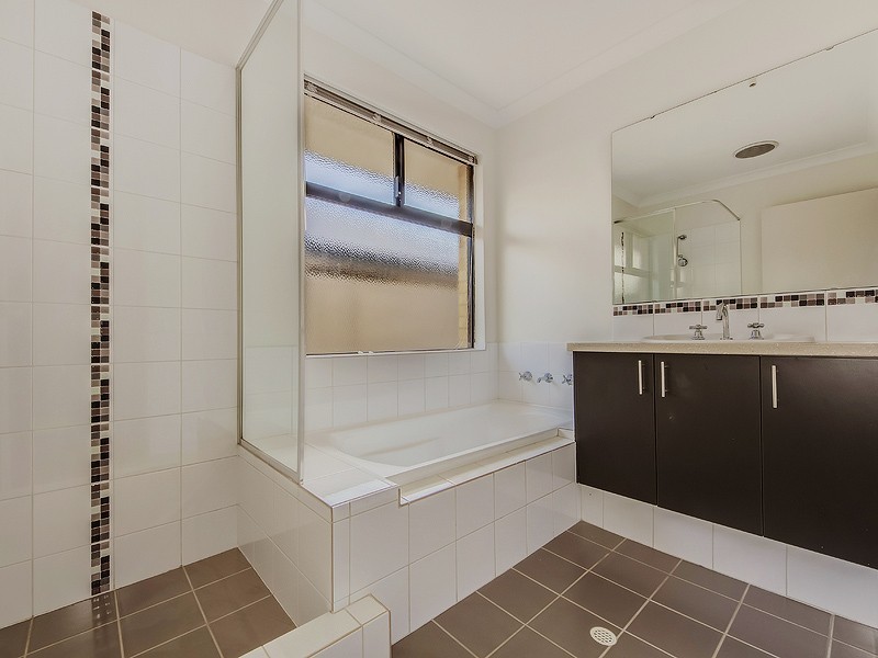 16 Wonich Fairway, Greenfields WA 6210