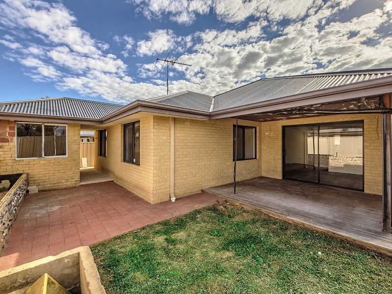 16 Wonich Fairway, Greenfields WA 6210