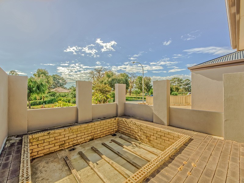 16 Wonich Fairway, Greenfields WA 6210