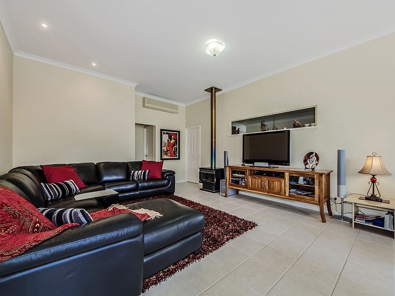 9 Coastal Retreat, Wannanup WA 6210