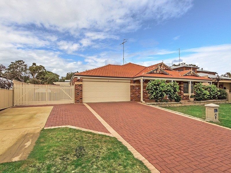 9 Coastal Retreat, Wannanup WA 6210