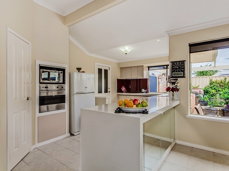 9 Coastal Retreat, Wannanup WA 6210