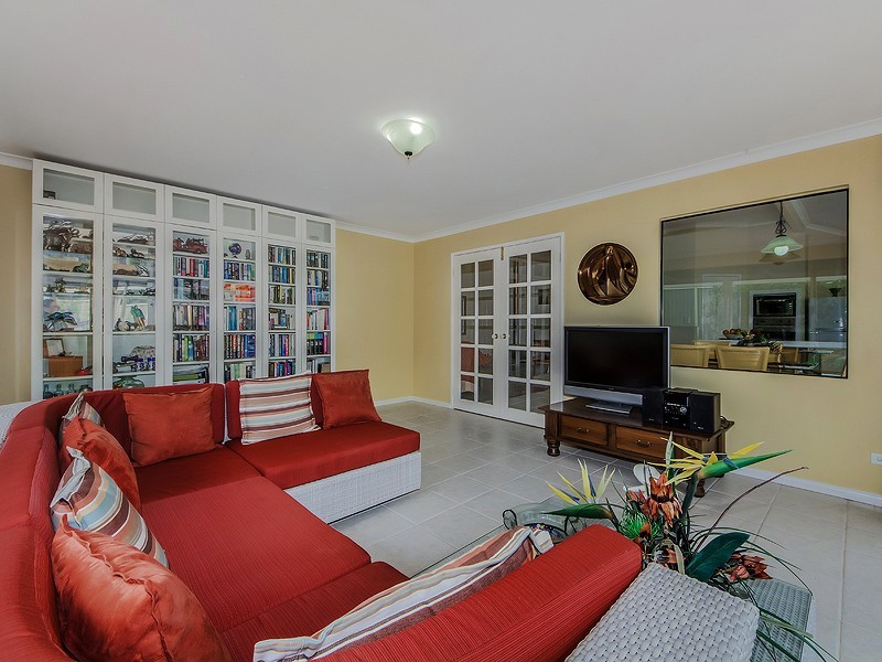 9 Coastal Retreat, Wannanup WA 6210