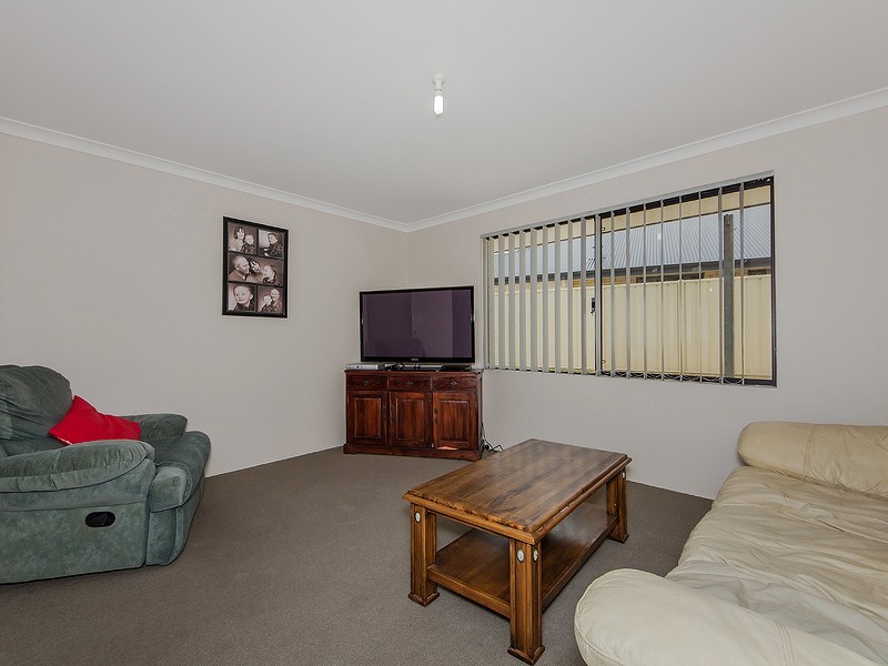 24 Woorabinda Rise, Lakelands WA 6180