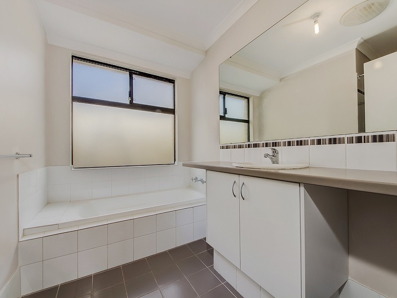 24 Woorabinda Rise, Lakelands WA 6180