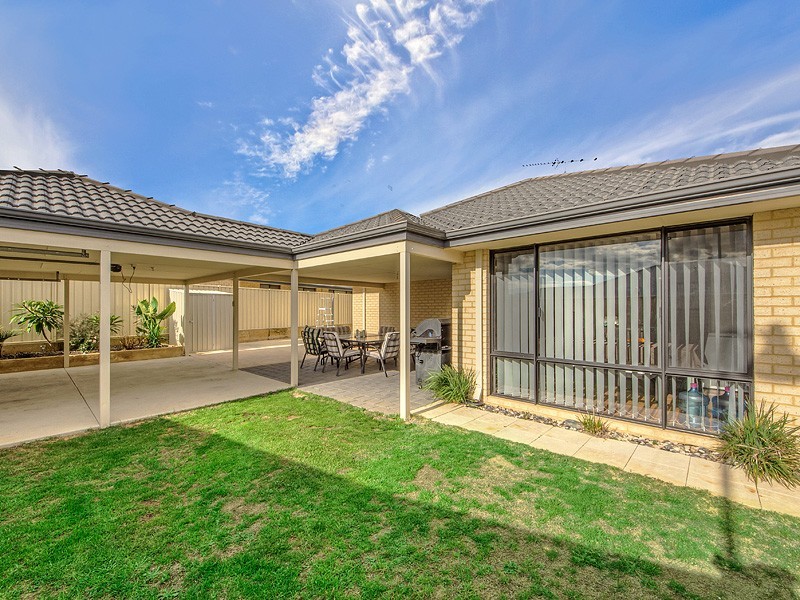 24 Woorabinda Rise, Lakelands WA 6180