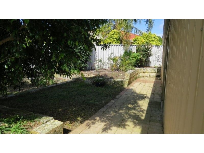 15 Chipper View, Parmelia WA 6167