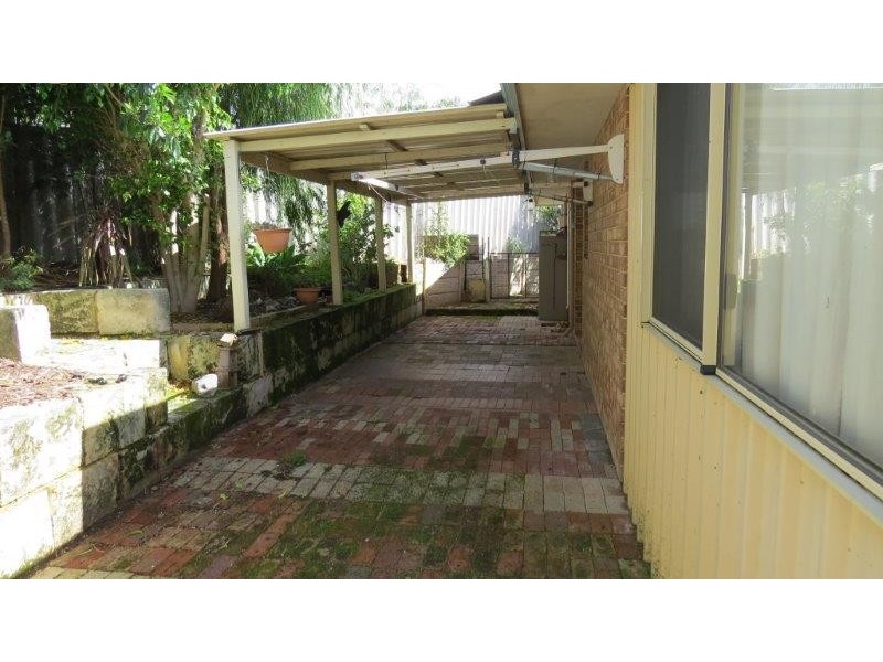 15 Chipper View, Parmelia WA 6167