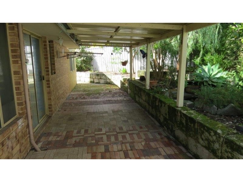 15 Chipper View, Parmelia WA 6167