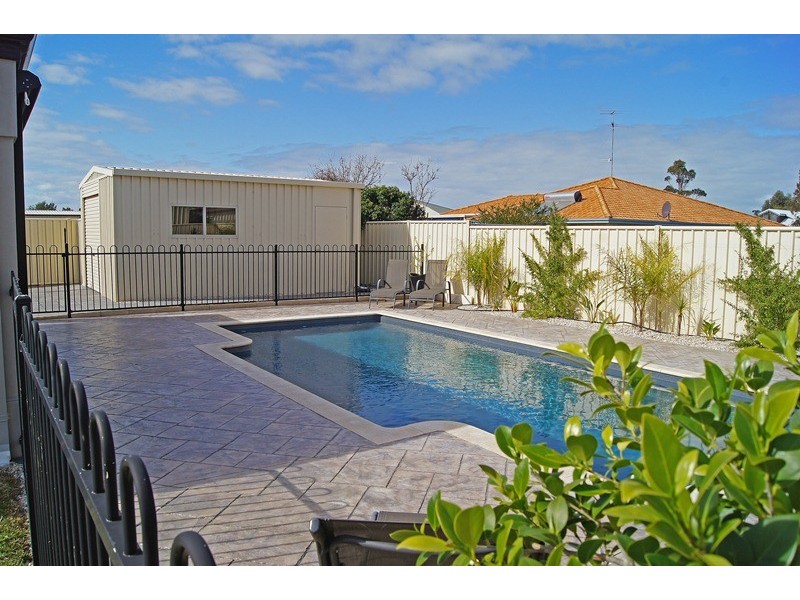 14 Wells Road, Pinjarra WA 6208