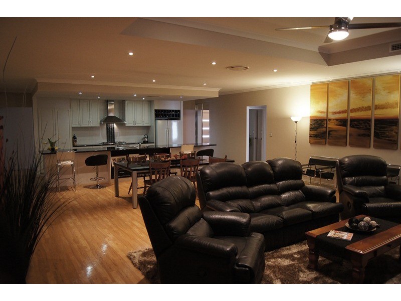 14 Wells Road, Pinjarra WA 6208