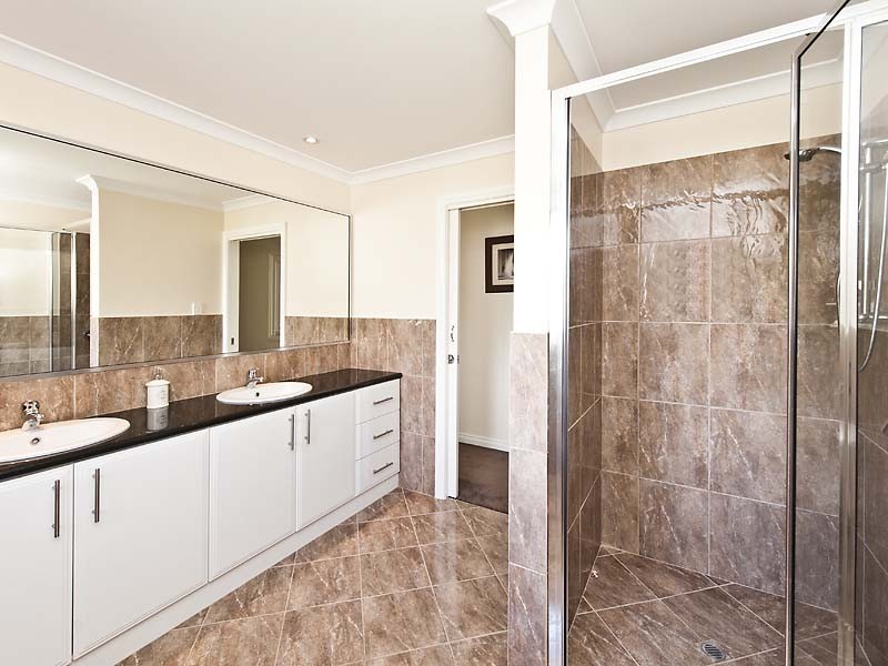 28 River Drive, Pinjarra WA 6208